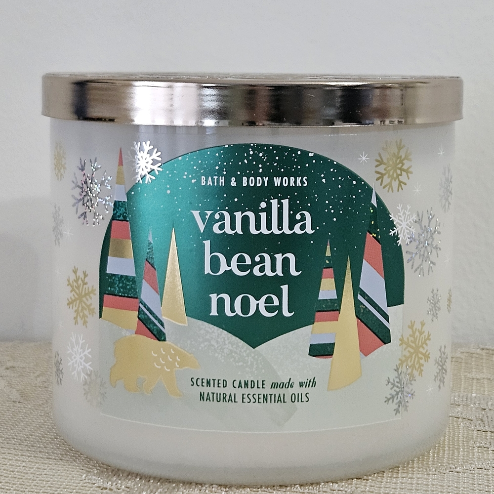 Bath & Body Works Vanilla Bean Noel Scented Candle 14.5 oz
